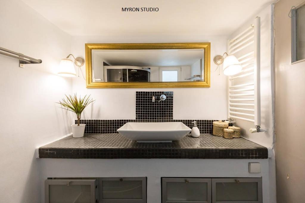 Myron Apartments Athens Ngoại thất bức ảnh